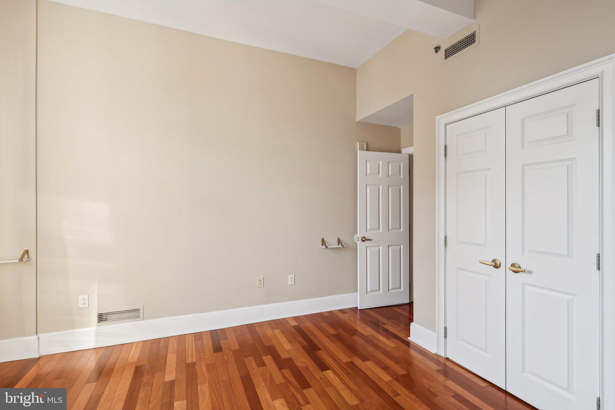 1500 Chestnut St #14a