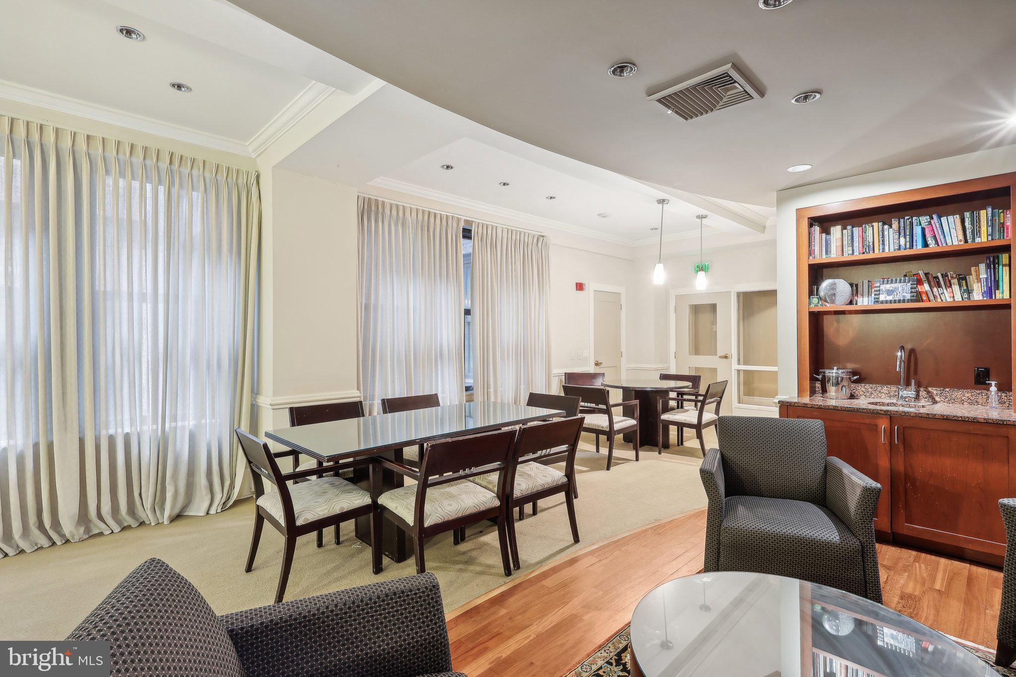 1500 Chestnut St #14a