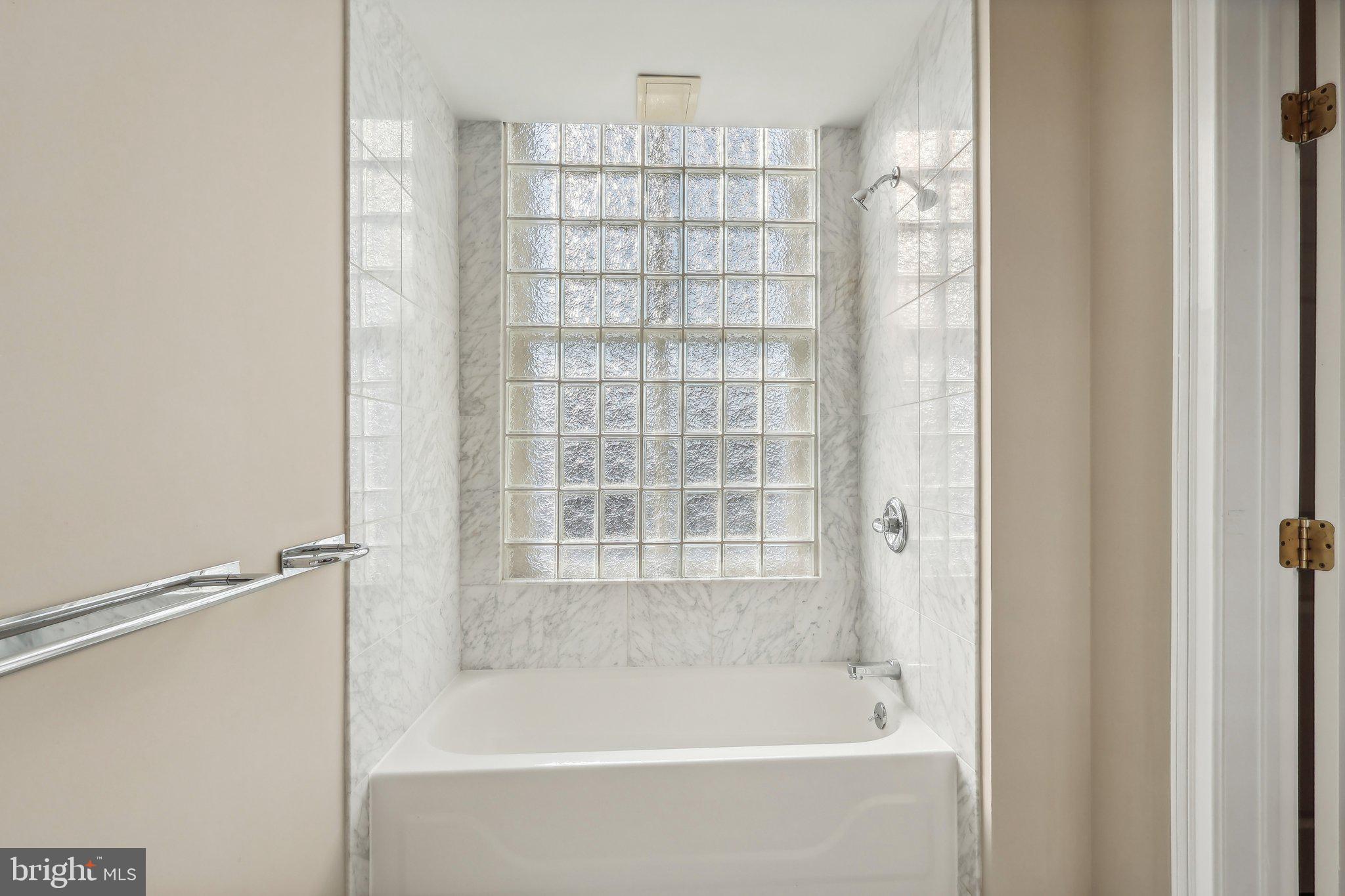 1500 Chestnut St #14a