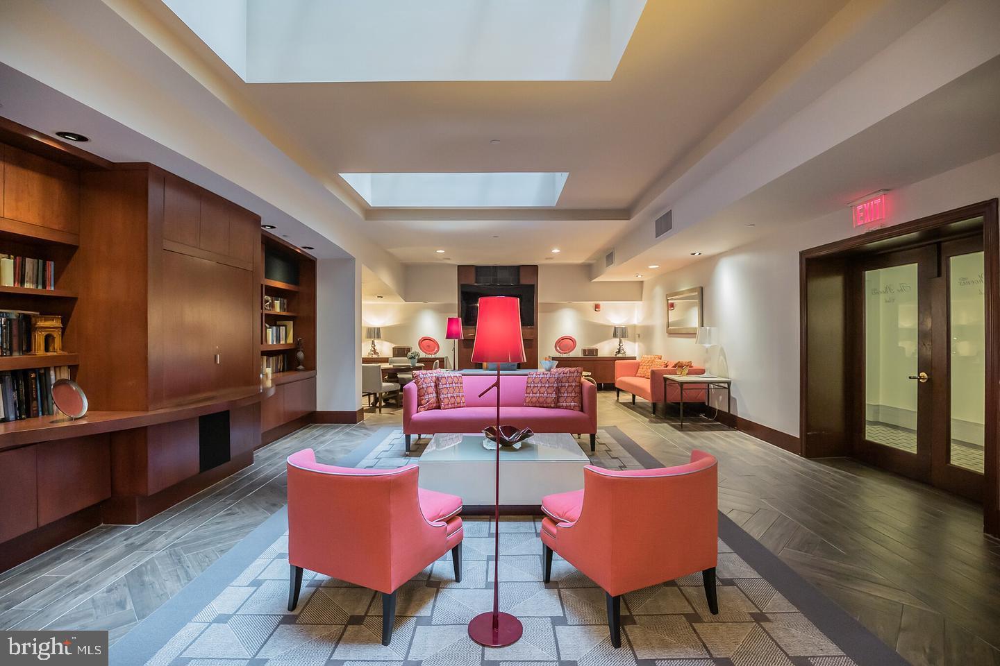 1600-18 Arch St #611