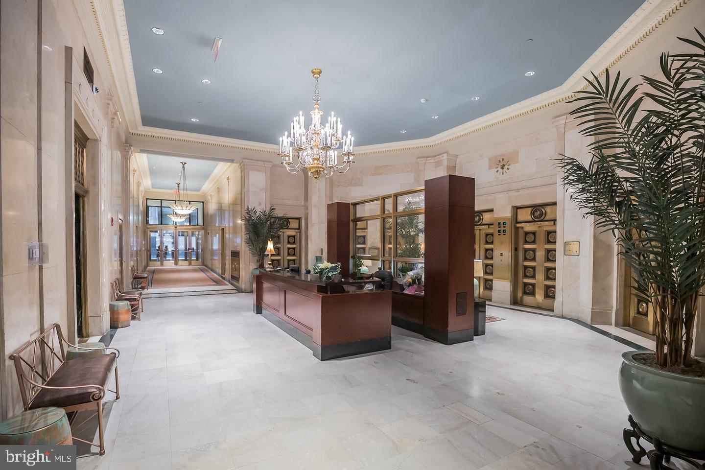 1600-18 Arch St #611