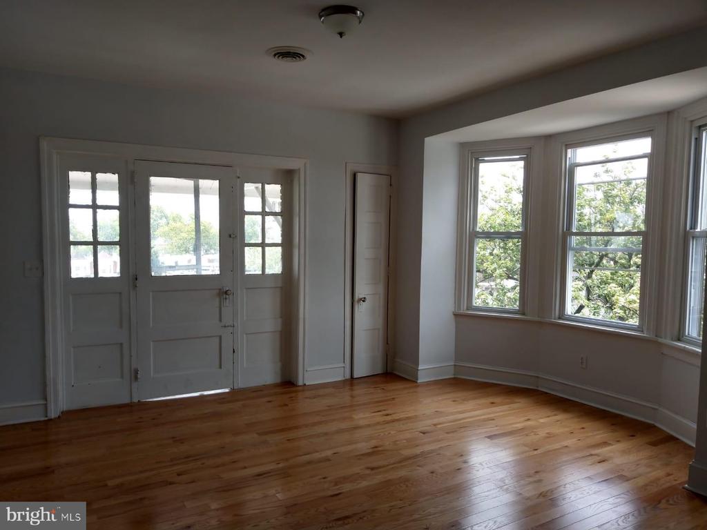 5913-17 CHESTNUT ST #2B
