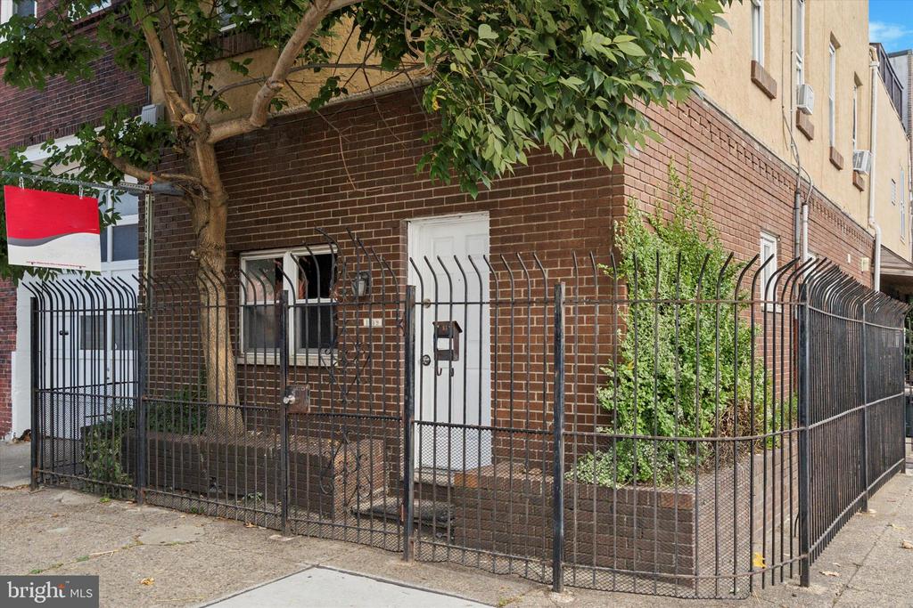 1539 E MOYAMENSING AVE #1F