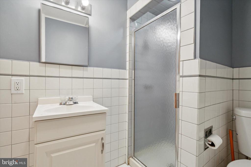 1539 E MOYAMENSING AVE #1F