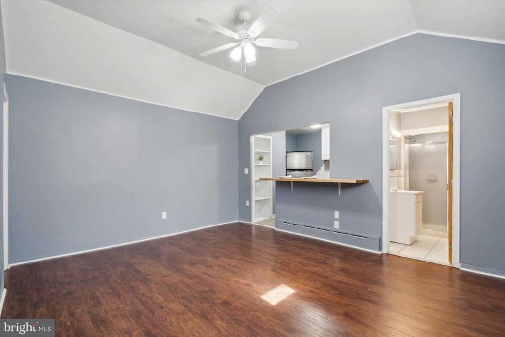 1539 E MOYAMENSING AVE #1F