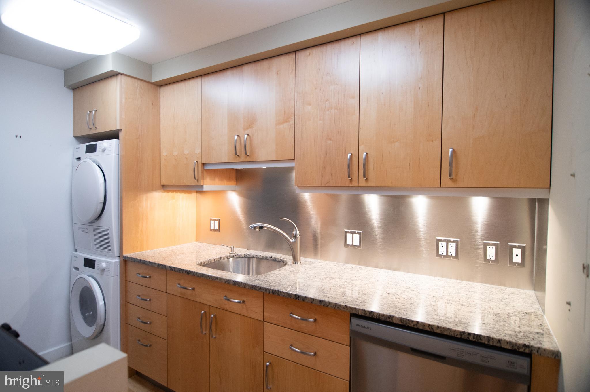 1901 John F Kennedy Blvd #803