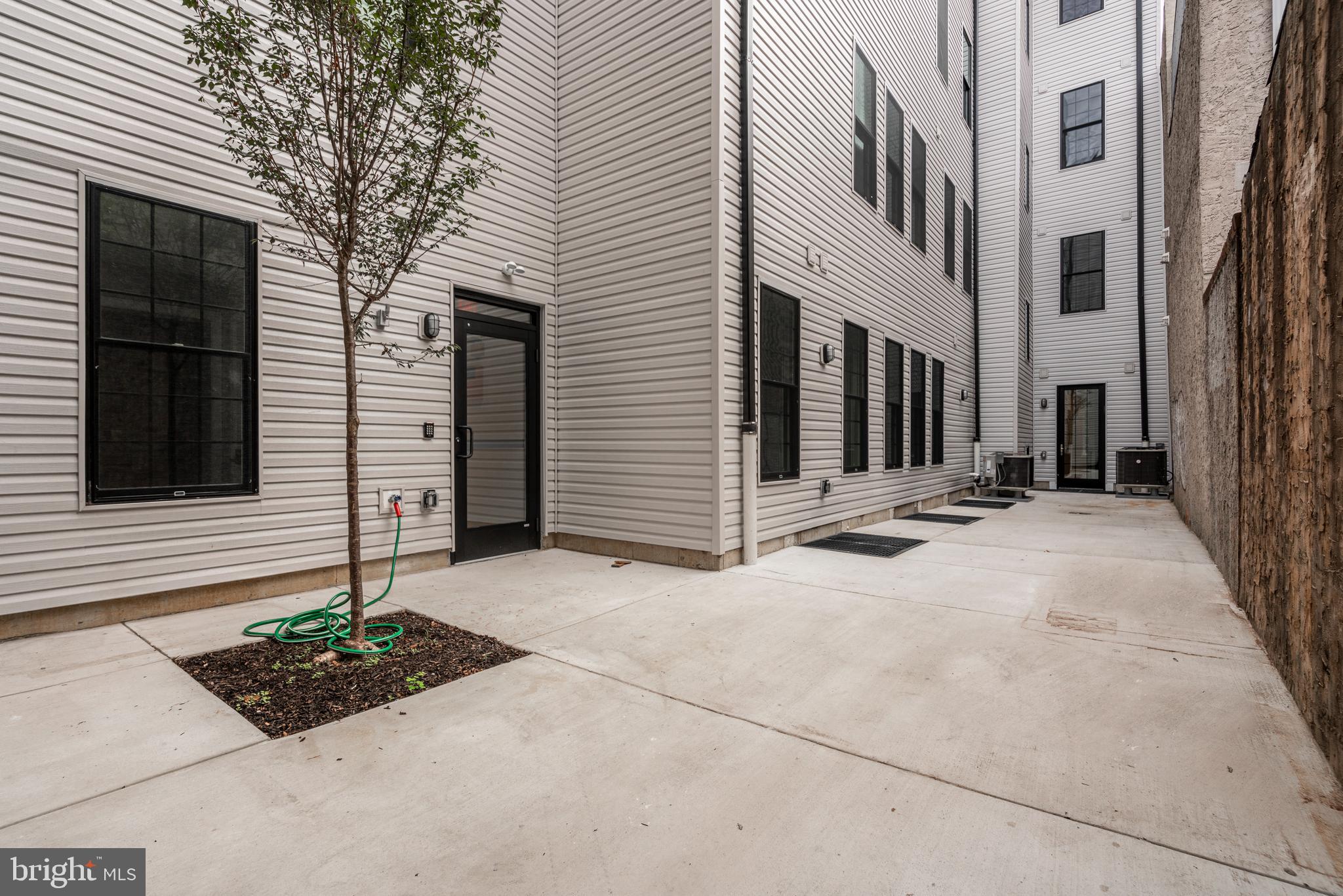 712 S 8TH ST #2B