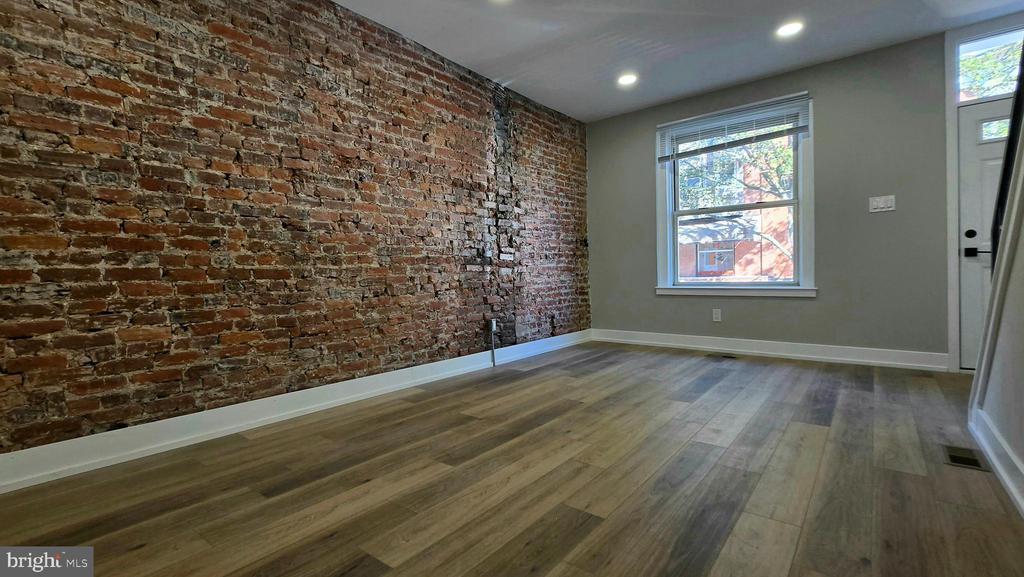 108 TREE ST