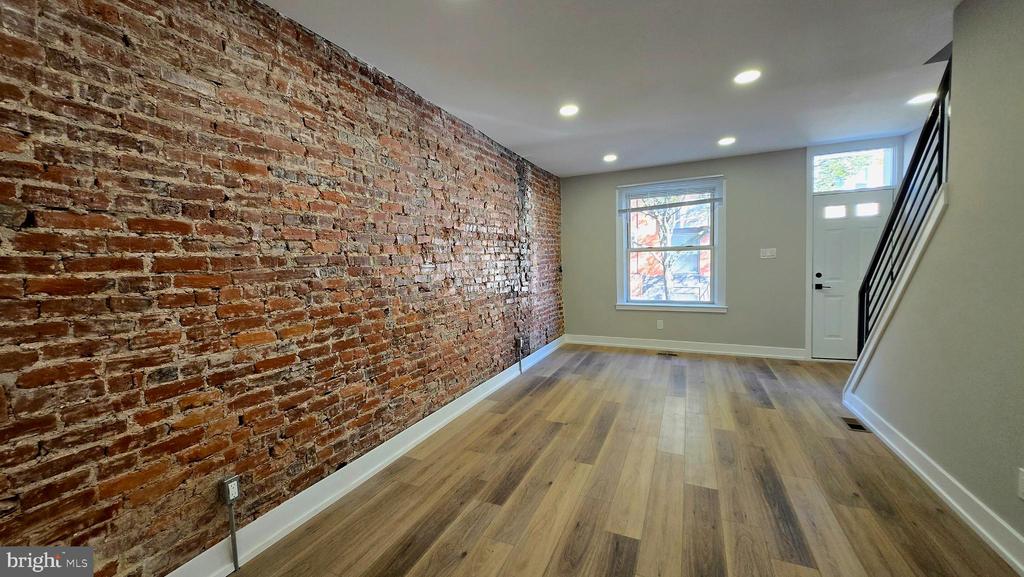 108 TREE ST