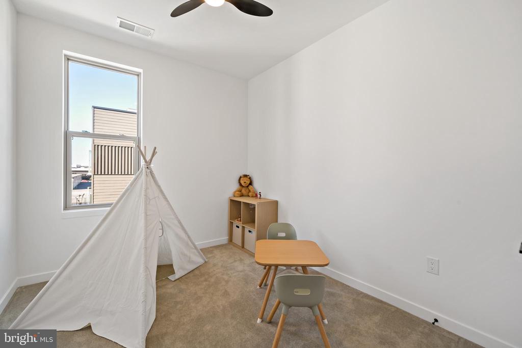 2220 Northbank Pl