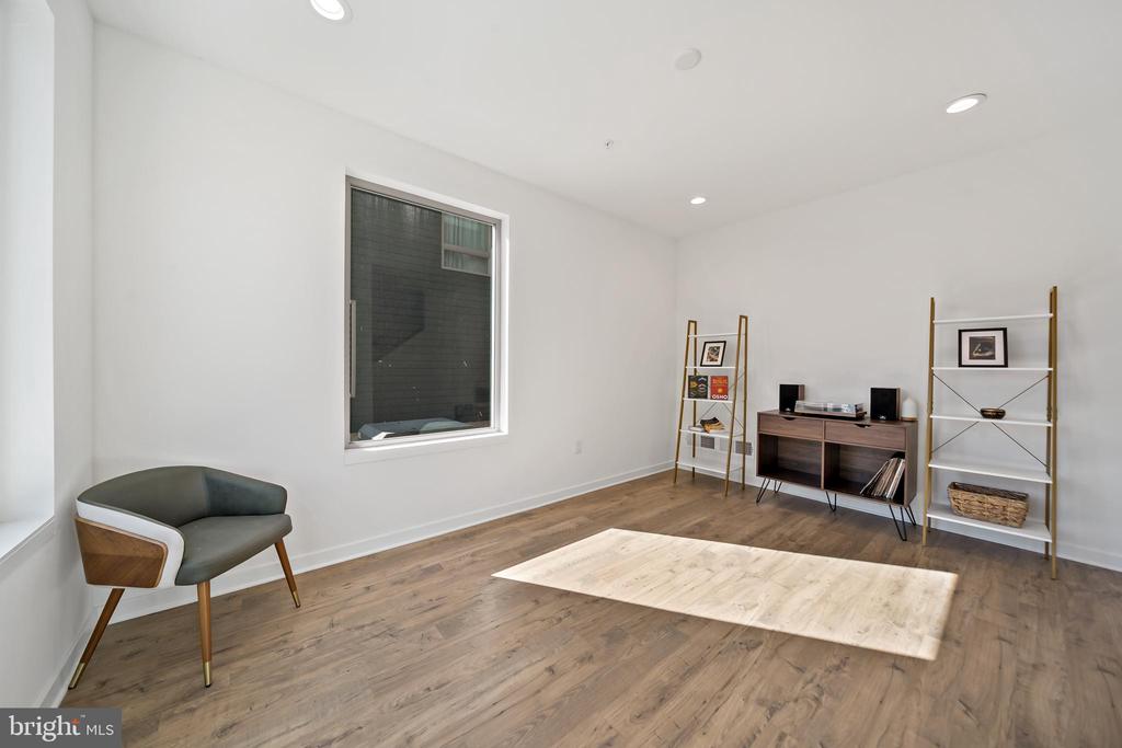 2220 Northbank Pl