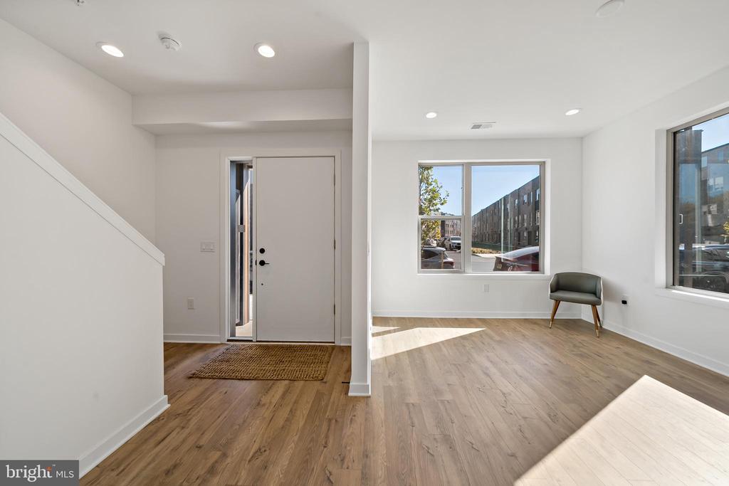 2220 Northbank Pl
