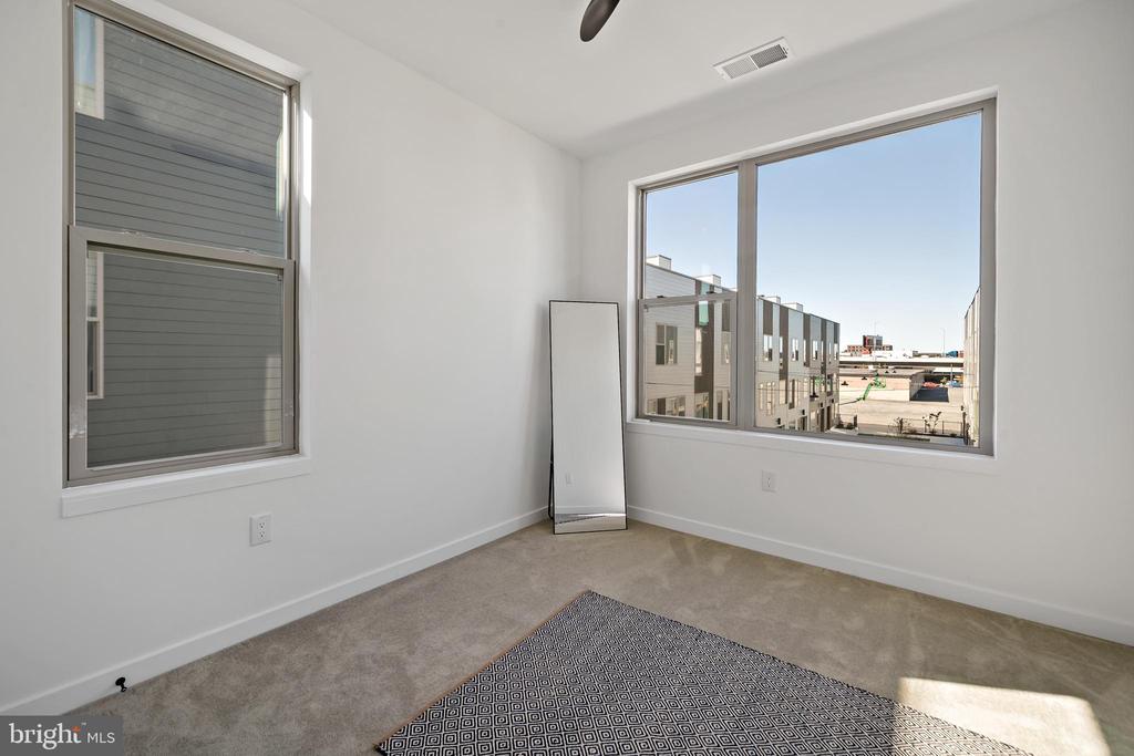 2220 Northbank Pl