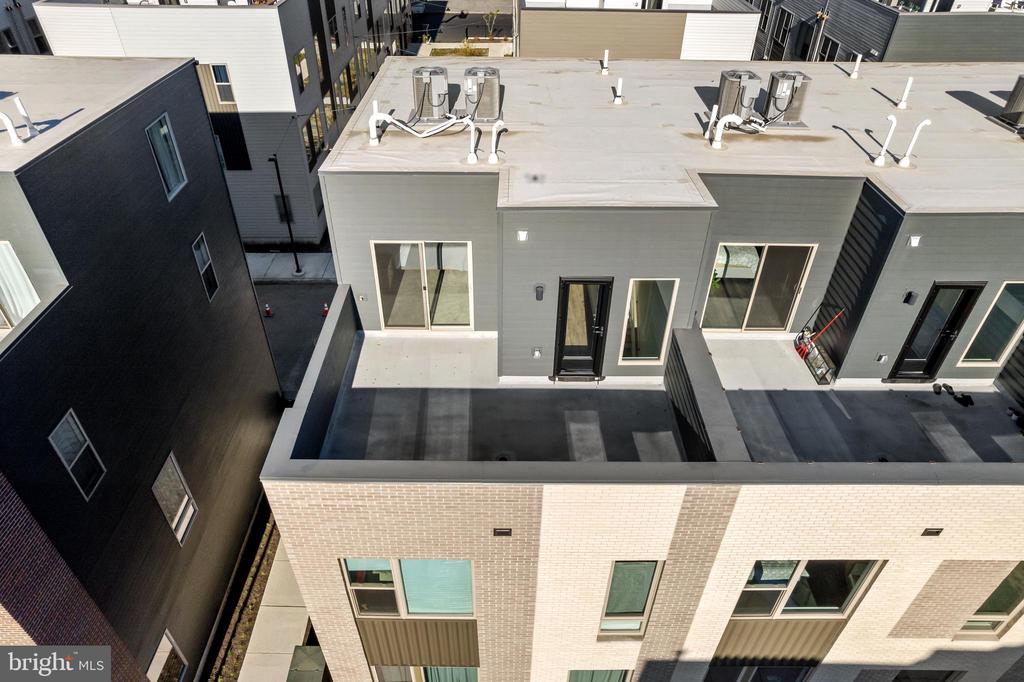 2220 Northbank Pl