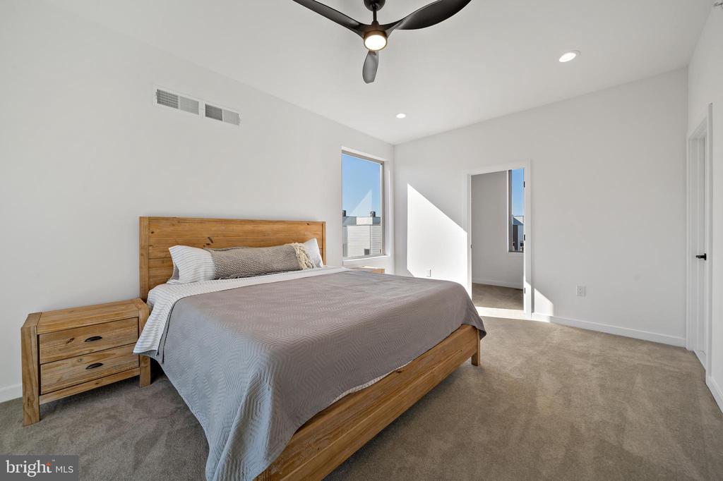 2220 Northbank Pl