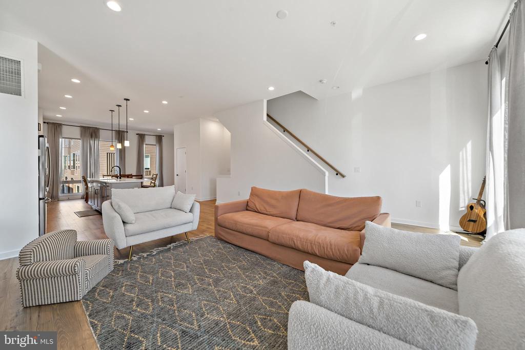2220 Northbank Pl