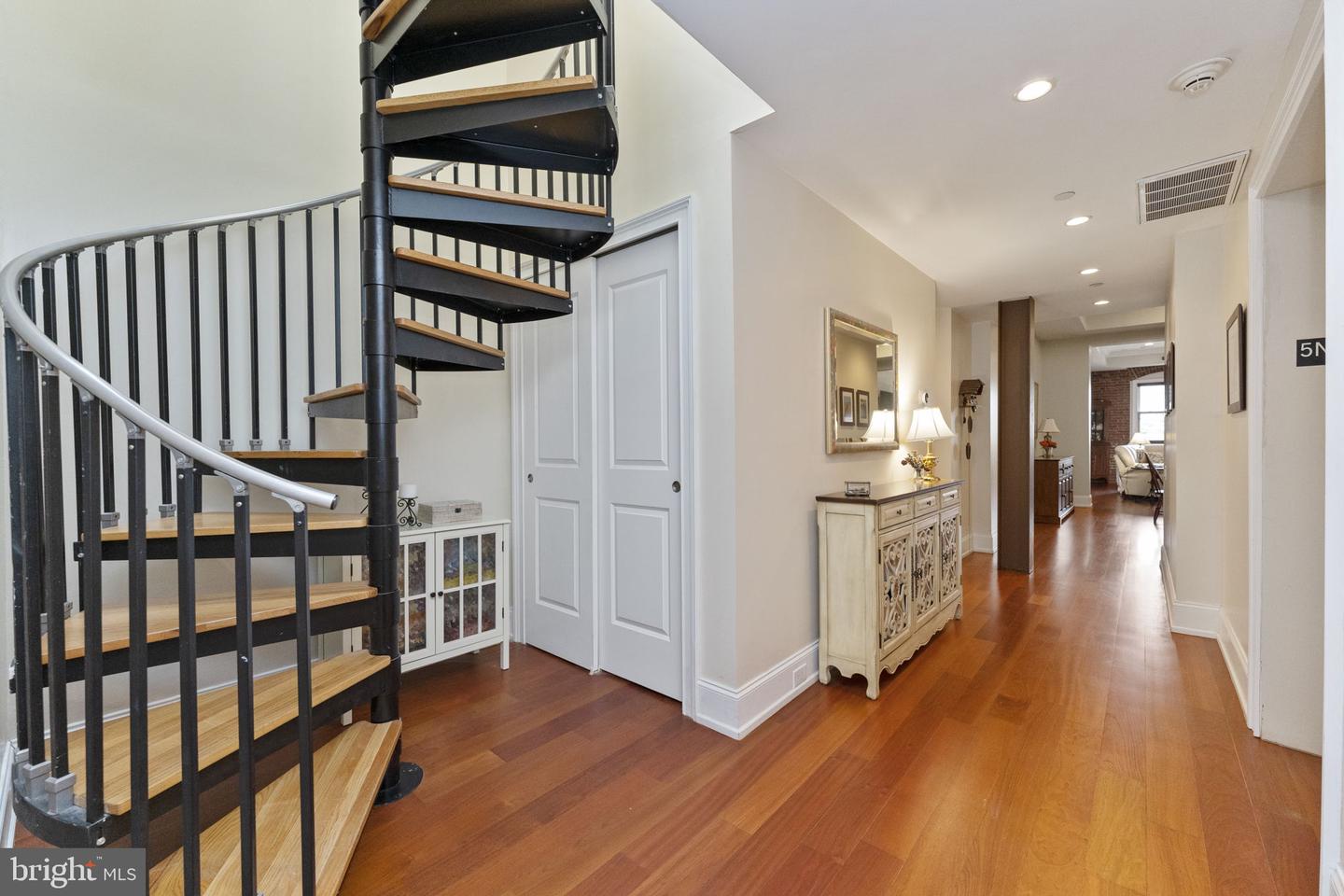 227-31 S 6th St #5ne