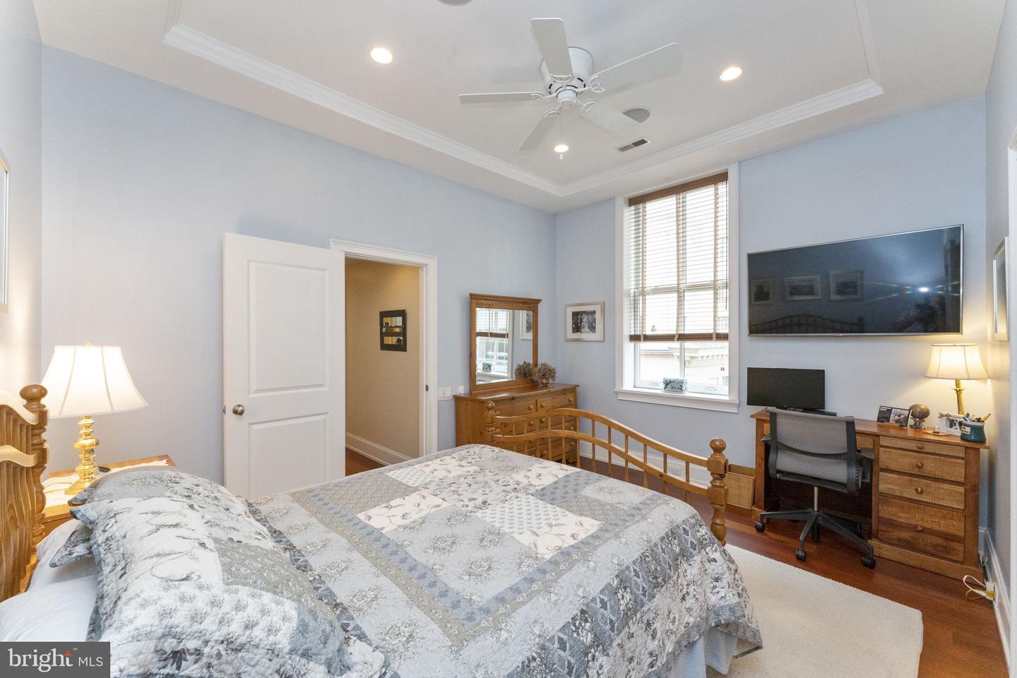 227-31 S 6th St #5ne