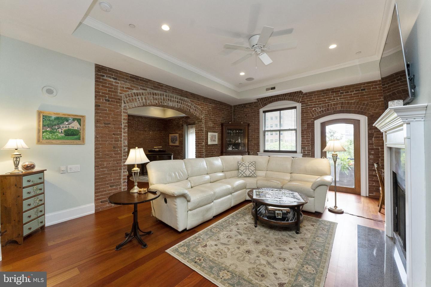 227-31 S 6th St #5ne