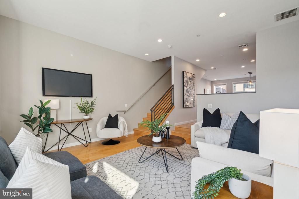 333 Green St #4