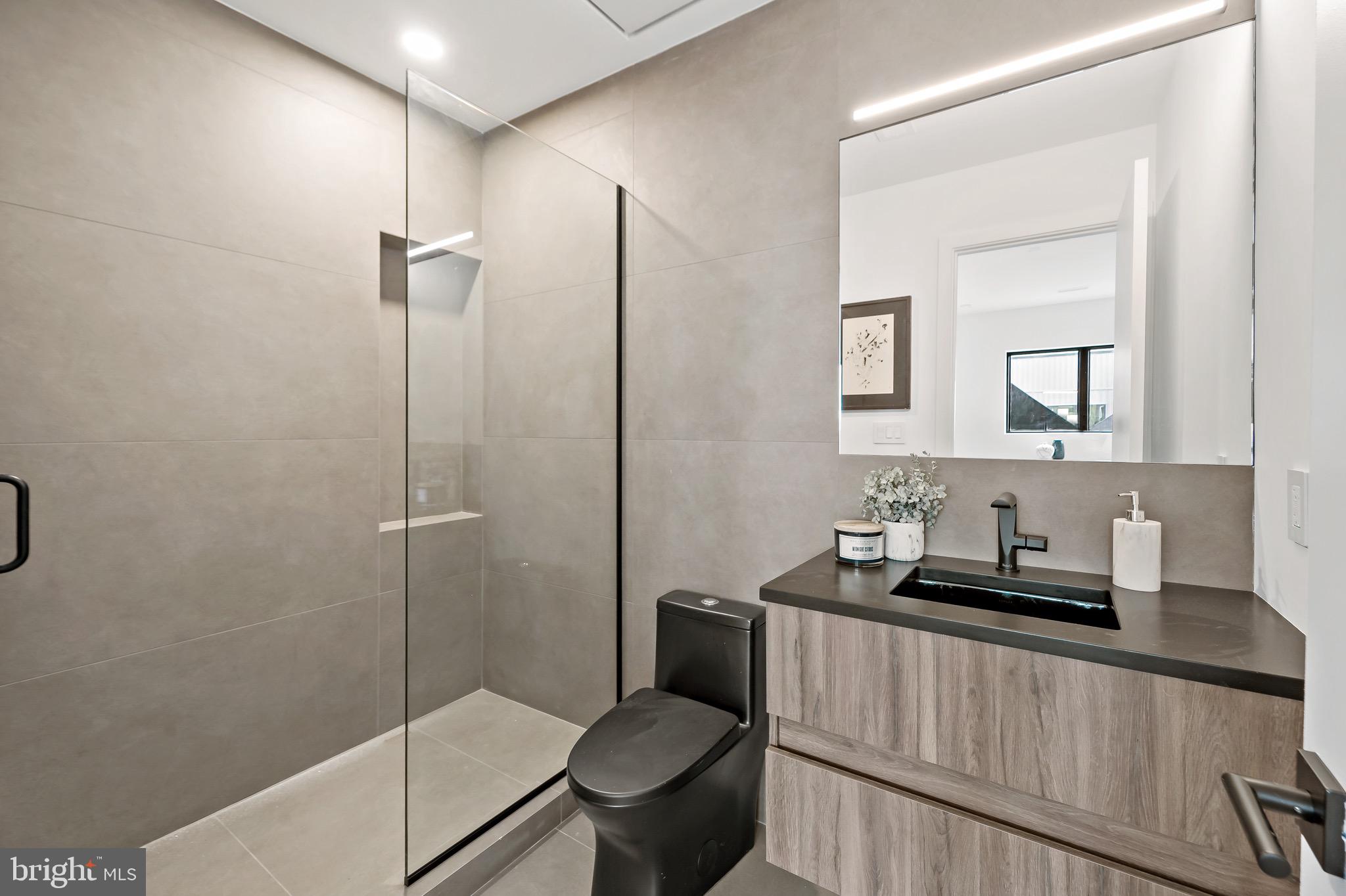 1712 Christian St #3