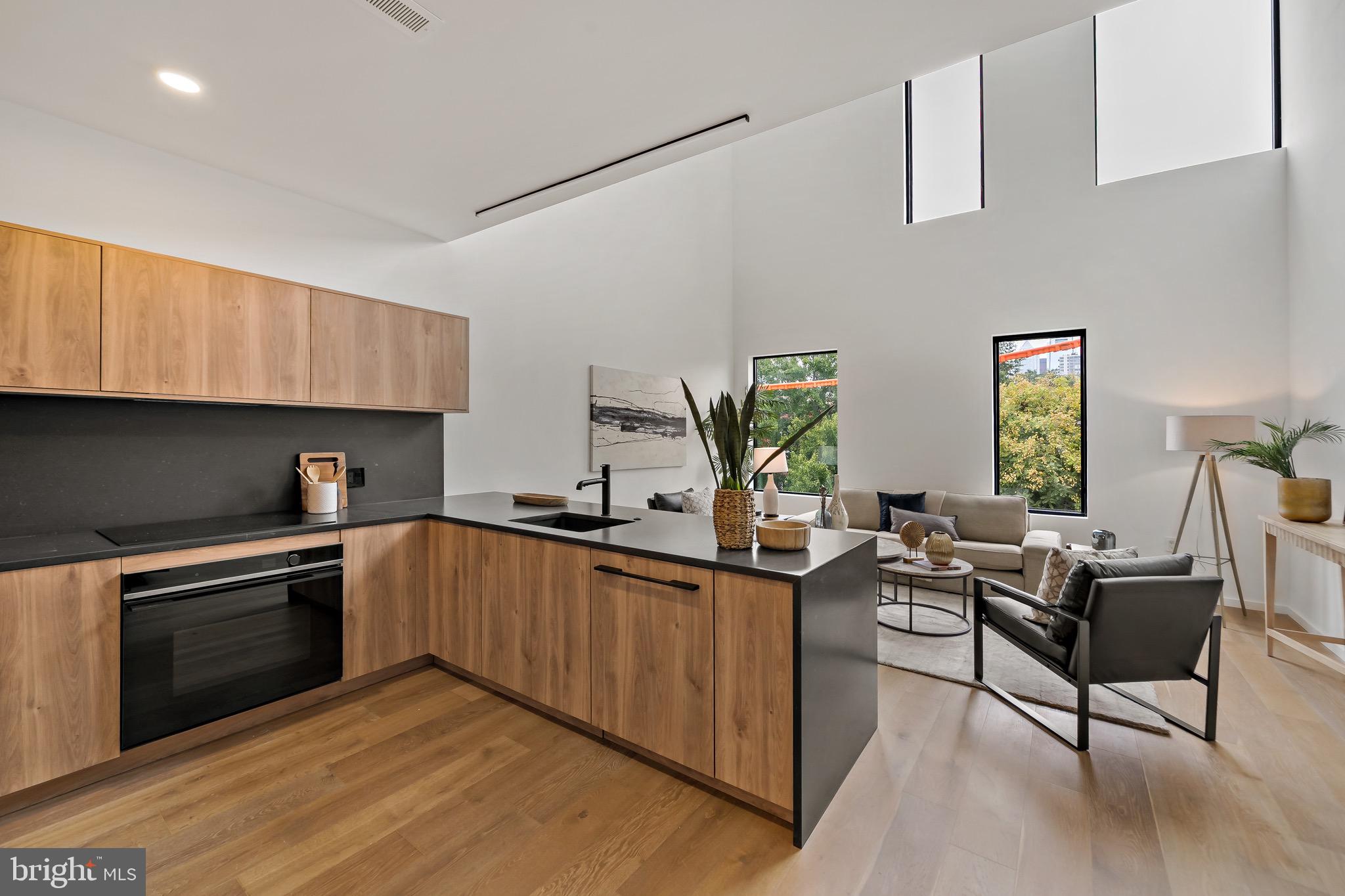 1712 Christian St #3