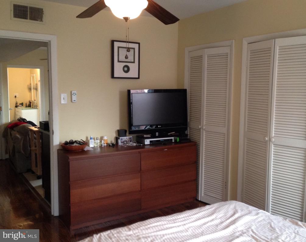 2326 BROWN ST #2ND FLOOR