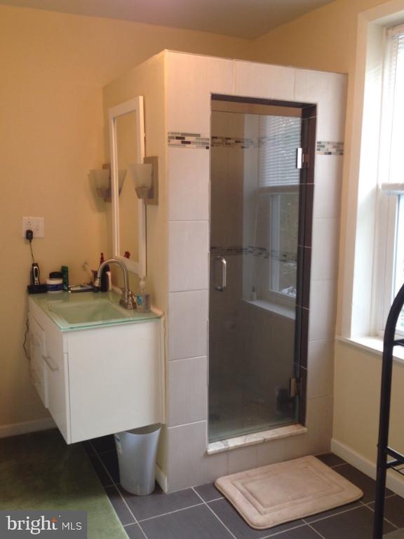 2326 BROWN ST #2ND FLOOR