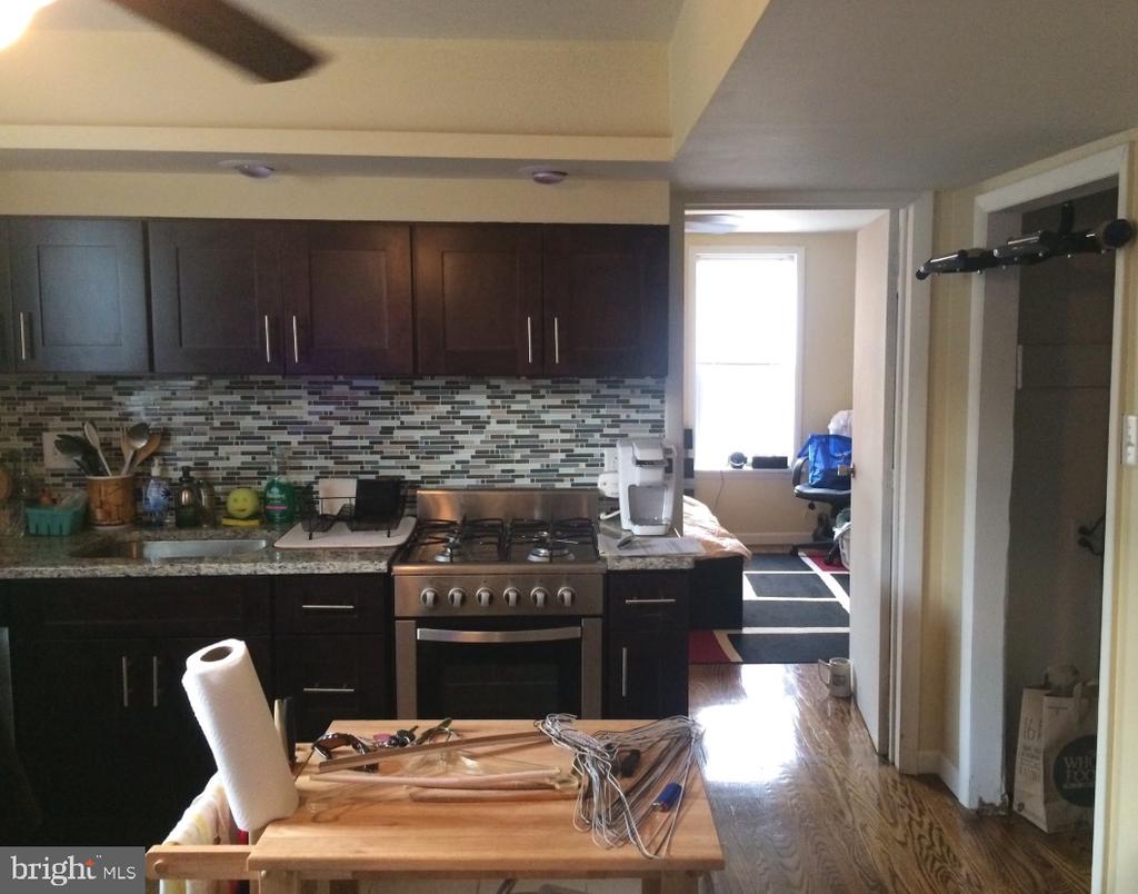 2326 BROWN ST #2ND FLOOR