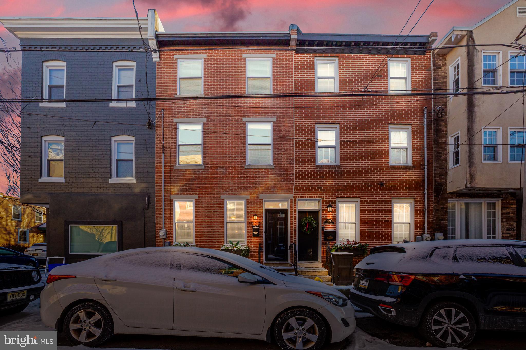 1922 Parrish St