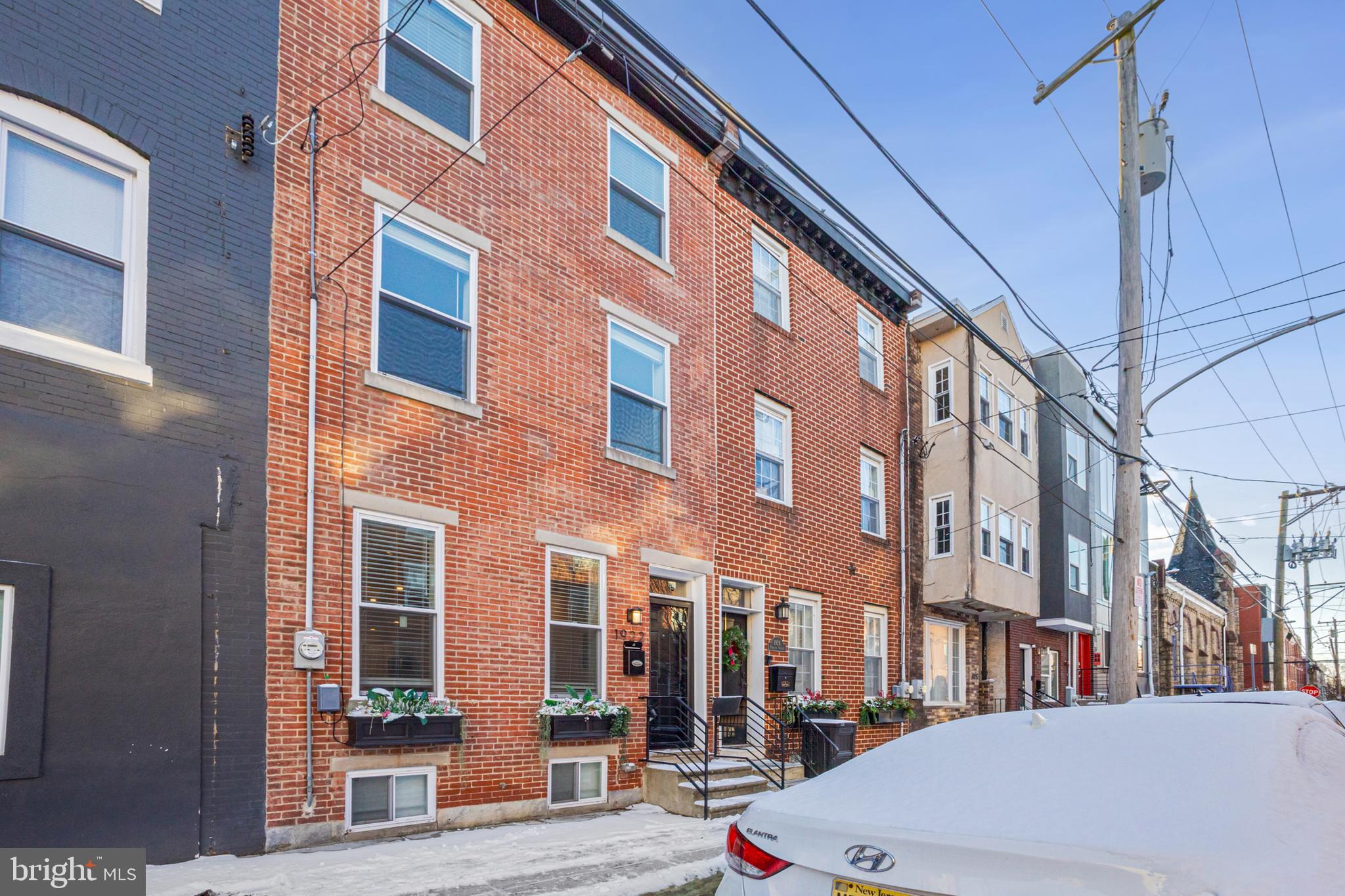 1922 Parrish St