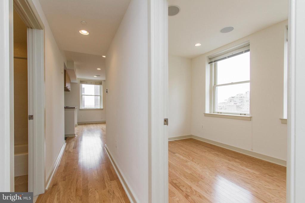 111 S 15th St #2102