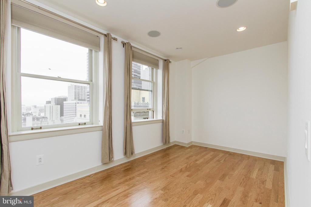 111 S 15th St #2102