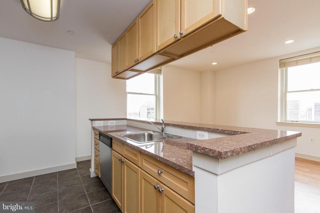 111 S 15th St #2102