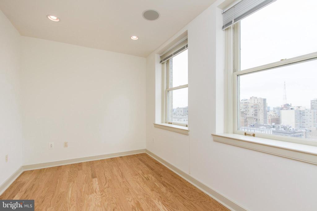 111 S 15th St #2102