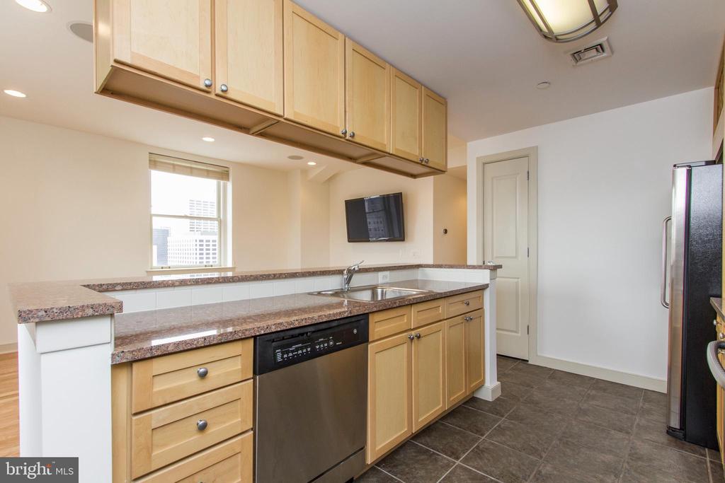 111 S 15th St #2102