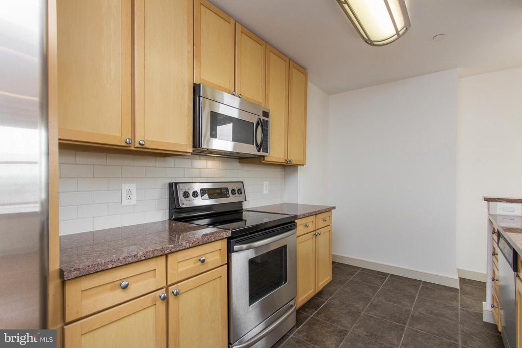 111 S 15th St #2102