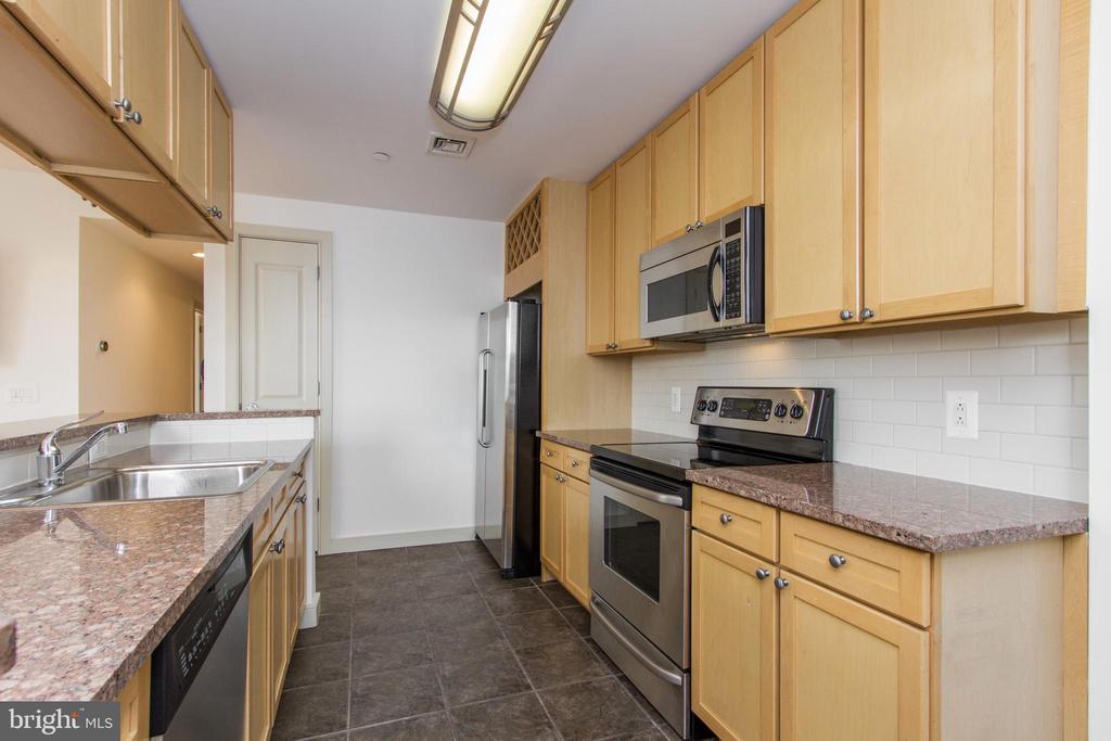 111 S 15th St #2102