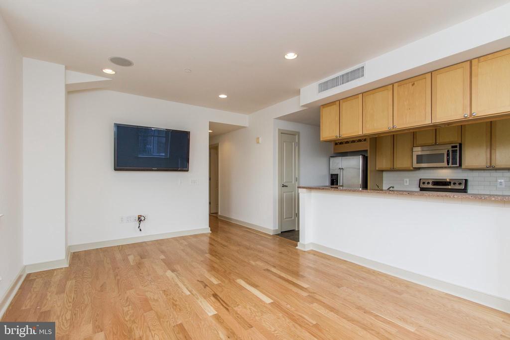 111 S 15th St #2102