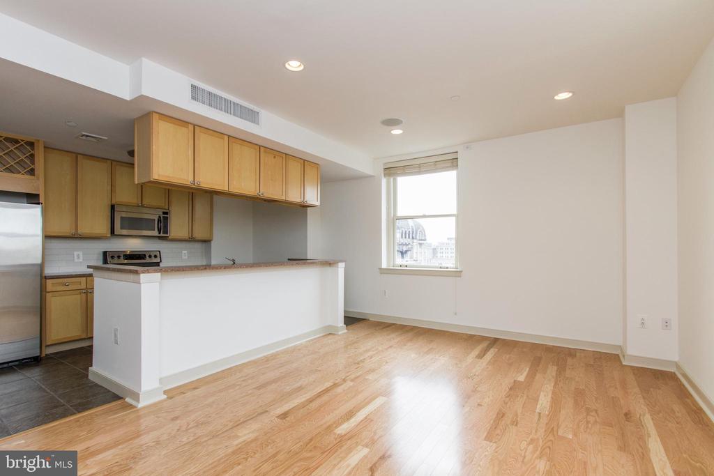 111 S 15th St #2102