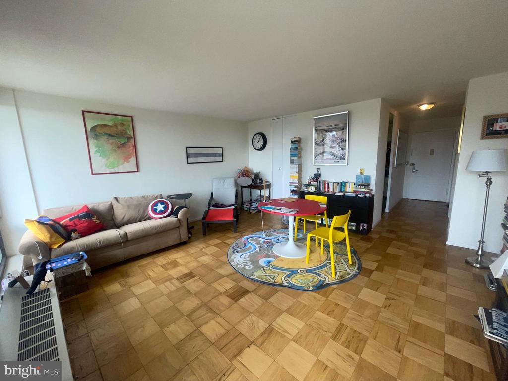 210 LOCUST ST #9F