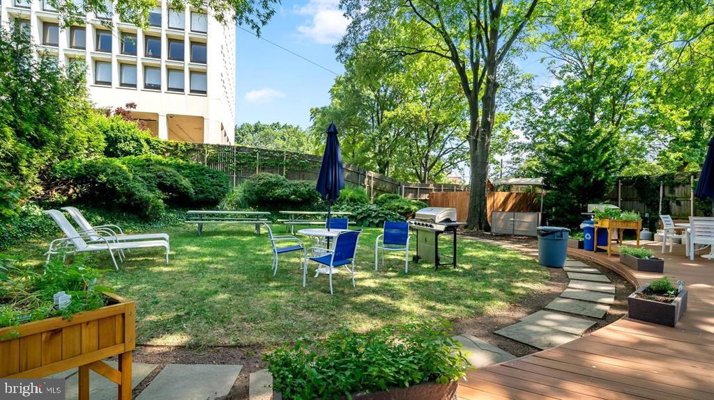 210 LOCUST ST #9F