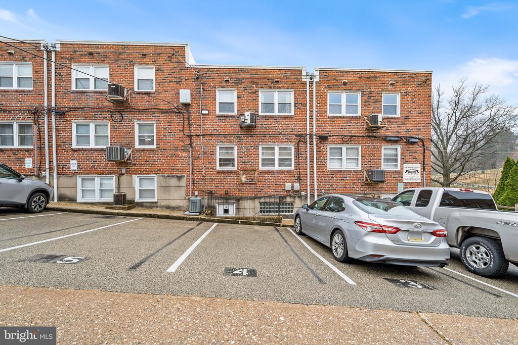 6901-29 Valley Ave #A4