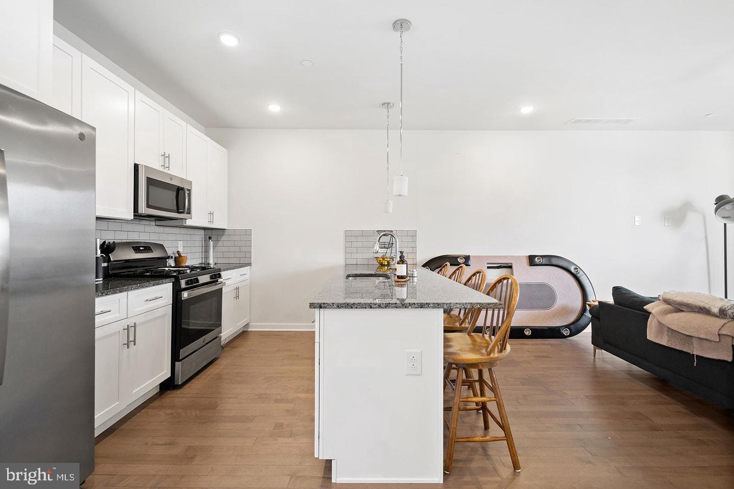 2125 E LEHIGH AVE #B12