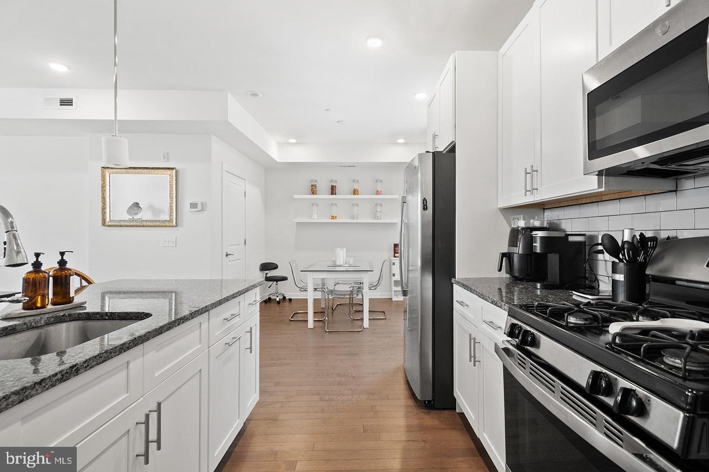 2125 E LEHIGH AVE #B12