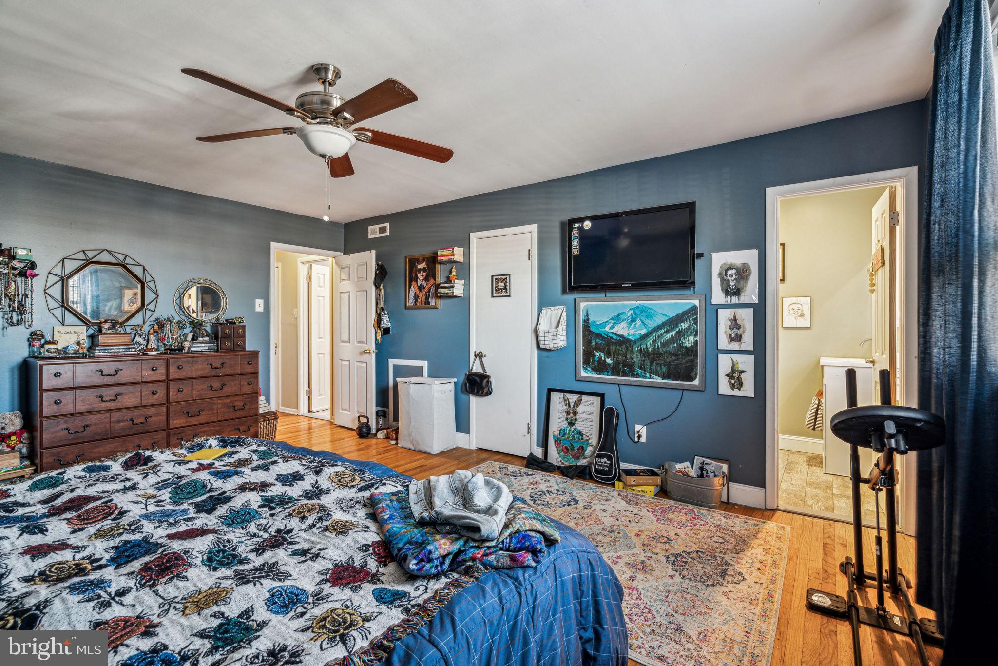 10111 N Canterbury Rd