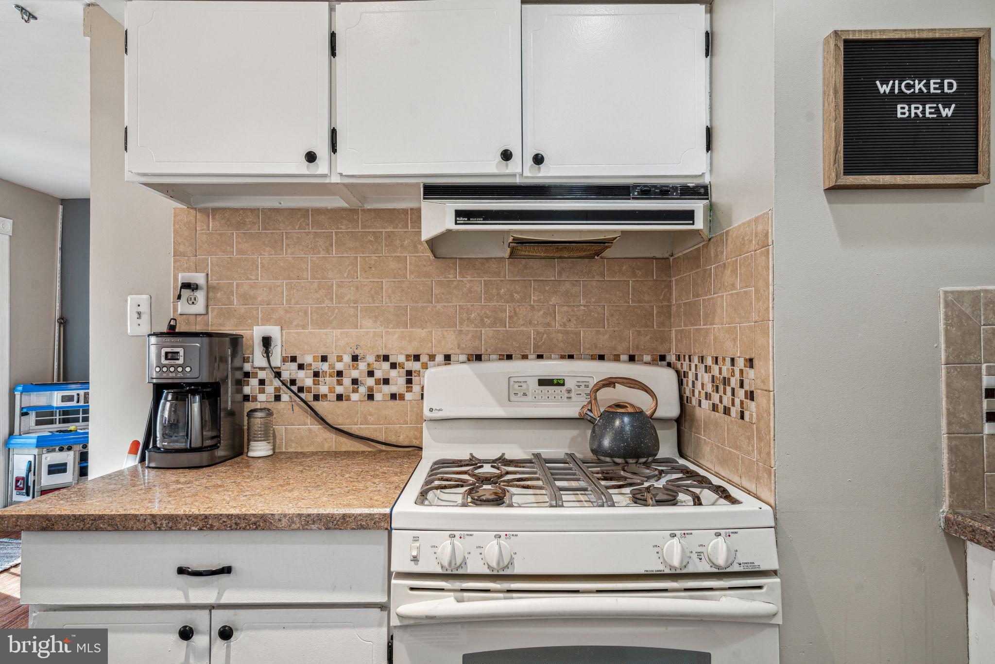 10111 N Canterbury Rd