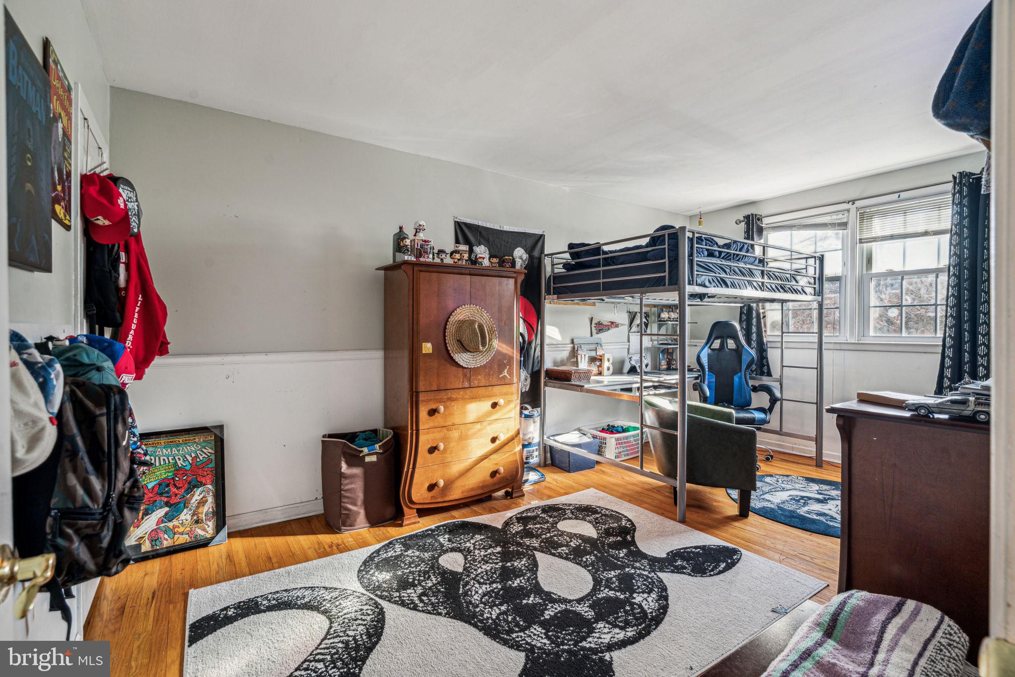 10111 N Canterbury Rd