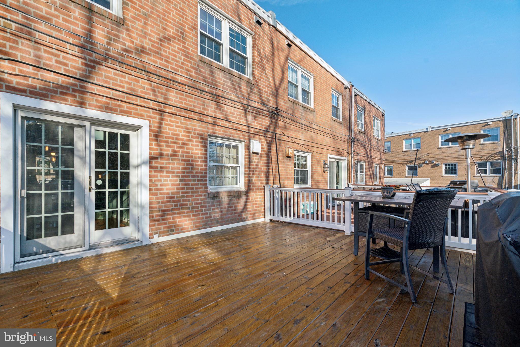 10111 N Canterbury Rd