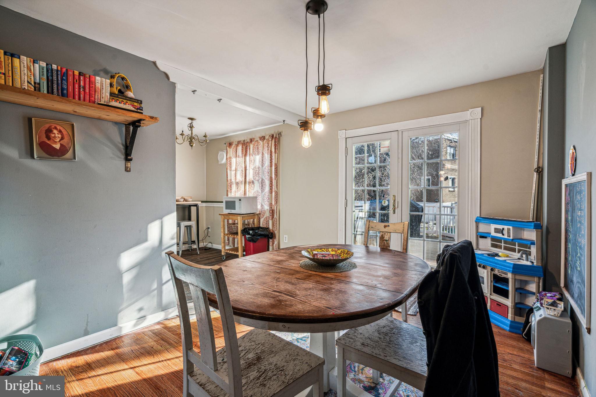 10111 N Canterbury Rd